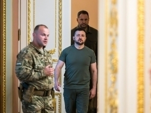 Ермакка қарши тергов Зеленскийнинг аҳволини оғирлаштириши мумкин – “Le Monde”