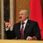 Lukashenko Tixanovskiyning o‘limi haqidagi mish-mishlarni yolg‘on deb atadi