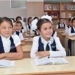 Мактабларда мажбурий форма талаб этилмайдими?
