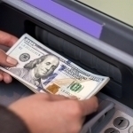 Доллар курси ўтган йилнинг сентябридан бери илк бор 12700 сўмдан пастга тушди