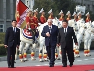 Lukashenko va Kim Chen In Pxenyanda uchrashdi