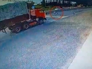Second grade student died after being struck by a truck in Kashkadarya