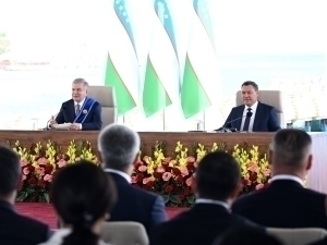 Шавкат Мирзиёев ва Садир Жапаров ОАВ учун баёнот берди