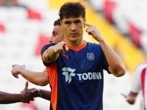 Шомуродов Туркия Суперлигасининг биринчи давра рамзий жамоасидан жой олди