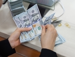 Доллар курси яна кўтарилди