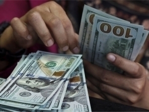 Dollar keskin tushish ortidan Yangi yilni ko‘tarilish bilan boshladi