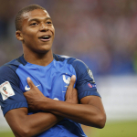 “Liverpul” yetakchi futbolchilaridan birini Mbappe uchun sotadi