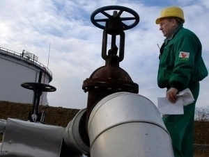 Будапешт ва Братислава Киевга дизель беришни тўхтатди