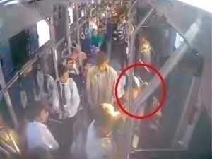 In Tashkent, a passenger was ejected from a bus by the driver's acquaintance (video)