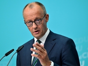 Putin vaqtni cho‘zish strategiyasini qo‘llayapti – Mers