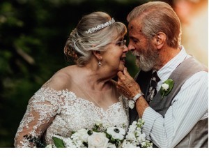 Yanvarda yoshi 50 dan oshgan 117 ayol va 448 erkak turmush qurgan