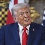 Трамп айрим ишчилар визаси учун 100 минг долларлик тўлов жорий этди