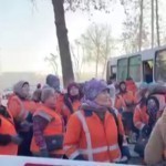 Chilonzorda maoshini ololmagan obodonlashtirish xodimlari hokimlikka to‘plangani aytilmoqda