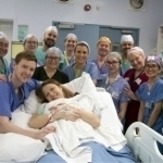 Londonda bachadonsiz ayol ona bo‘ldi