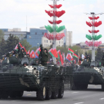 Коронавирусга қарамай Беларусь ҳарбий парад ўтказди (видео)