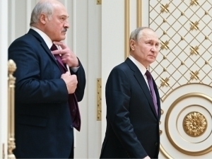 Lukashenko Putin va Trampni “imperatorlar” deb atadi