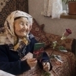 Shahrisabzda 96 yoshli onaxonga tug‘ilganlik guvohnomasi topshirildi