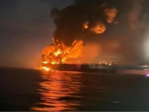 Putinning “soya floti”dagi ikki tanker Qora dengizda portladi