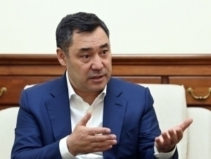 Ўзбекистонга борганда рус тилисиз мулоқот қилиб бўлмайди – Садир Жапаров