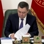 Japarov ayrim toifadagi ishchilarning ish haqini oshirdi