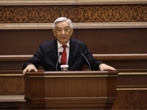 Mirzo-Ulug‘bek Abdusalomov Konstitutsiyaviy sudning sudyasi lavozimiga qayta saylandi