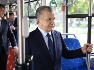 Mirziyoyev yangi avtobuslarda yurib ko‘rdi 