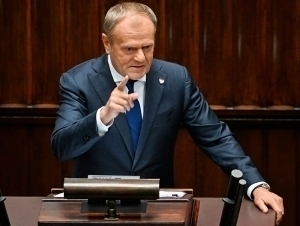 Польша Бош вазири яқин ойларни Украина учун ўта муҳим деб атади