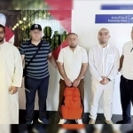 Interpol qidiruvidagi firibgarlar Dubaydan O‘zbekistonga olib kelindi