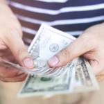 “O‘zsuvta’minot”ga dollarda oylik to‘lashga ruxsat berildi 