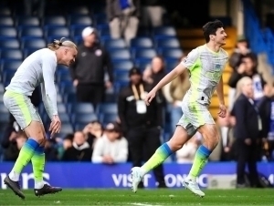 Ҳусанов “Сити”да ойнинг энг яхши футболчиси бўлиши мумкин