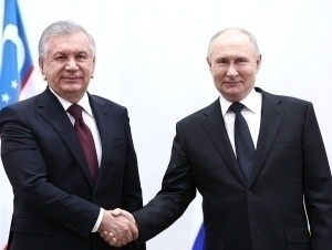 Mirziyoyev Qozonda Putin bilan uchrashdi (video)