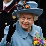 Елизавета II шифокорлар тақиқидан сўнг илк бор омма олдига чиқади 
