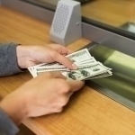 Dollar kursi yana kötarildi