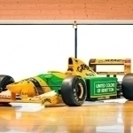 Shumaxerning 1992 yilgi avtomobili kimoshdi savdosiga qo‘yildi