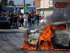 Лос-Анжелесда тўполон: аҳоли иммиграция сиёсатига қарши бош кўтарди (видео)