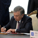 Prezident byurokratiyani qisqartirish to‘g‘risida qaror imzoladi
