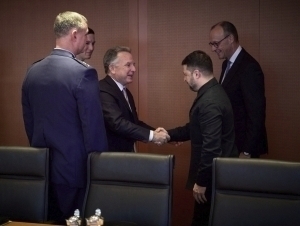 Zelenskiy AQSH vakillariga ishonmasligini aytdi