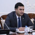 Эскирган тизим оқибатлари: Сергели ҳокими ўзига 35 миллион устама белгилади