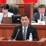 Sadir Japarov Qirg‘iziston Bosh vaziri lavozimiga noqonuniy tasdiqlangani aytildi