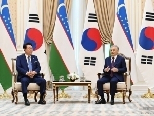 Мирзиёев Жанубий Корея Президенти билан тор доирада учрашув ўтказди