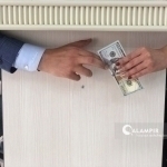 Buxoroda prokuror yordamchisi 2,5 ming dollar olayotganda qo‘lga tushdi