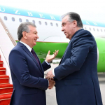 Shavkat Mirziyoyev Xo‘jandda xursandchilik bilan kutib olindi