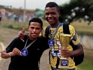 18 yoshli futbolchi ukasi tomonidan otib qo‘yildi