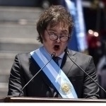 Аргентина Президенти 70 минг давлат хизматчисини ишдан бўшатмоқчи