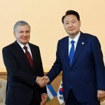 Mirziyoyev meets with the President of South Korea and invites him to Uzbekistan
