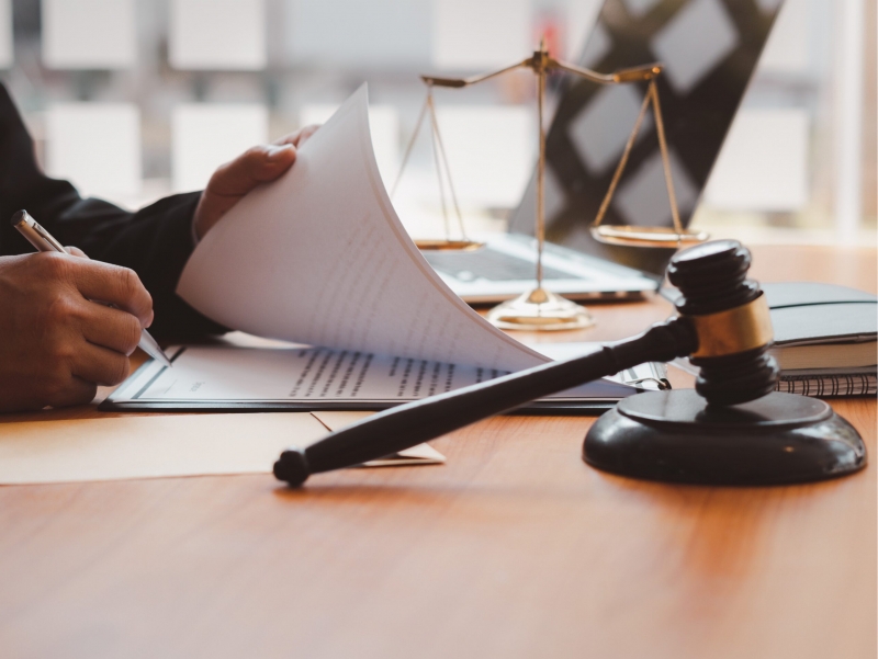 Ma’muriy sudlar 13 ta advokatlik litsenziyasini tugatishga qaror chiqardi