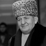 Ҳабибнинг отаси дафн этилди. Маросимда Рамзан Қодиров ҳам қатнашди