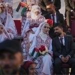 Ғазо харобалари орасида 54 жуфтлик учун оммавий тўй ўтказилди (видео)