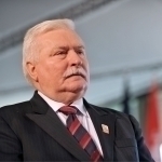 Sobiq prezident pensiyasi yetmayotganidan shikoyat qildi