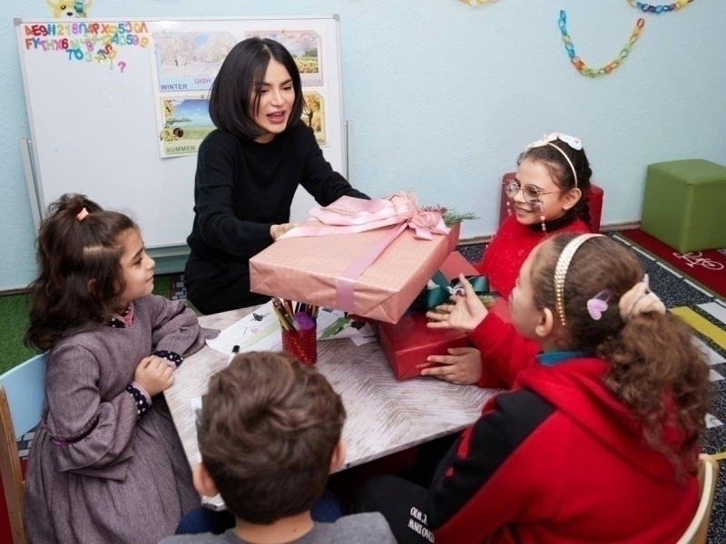 Saida Mirziyoyeva falastinlik bolalar holidan xabar olgani bordi (foto)